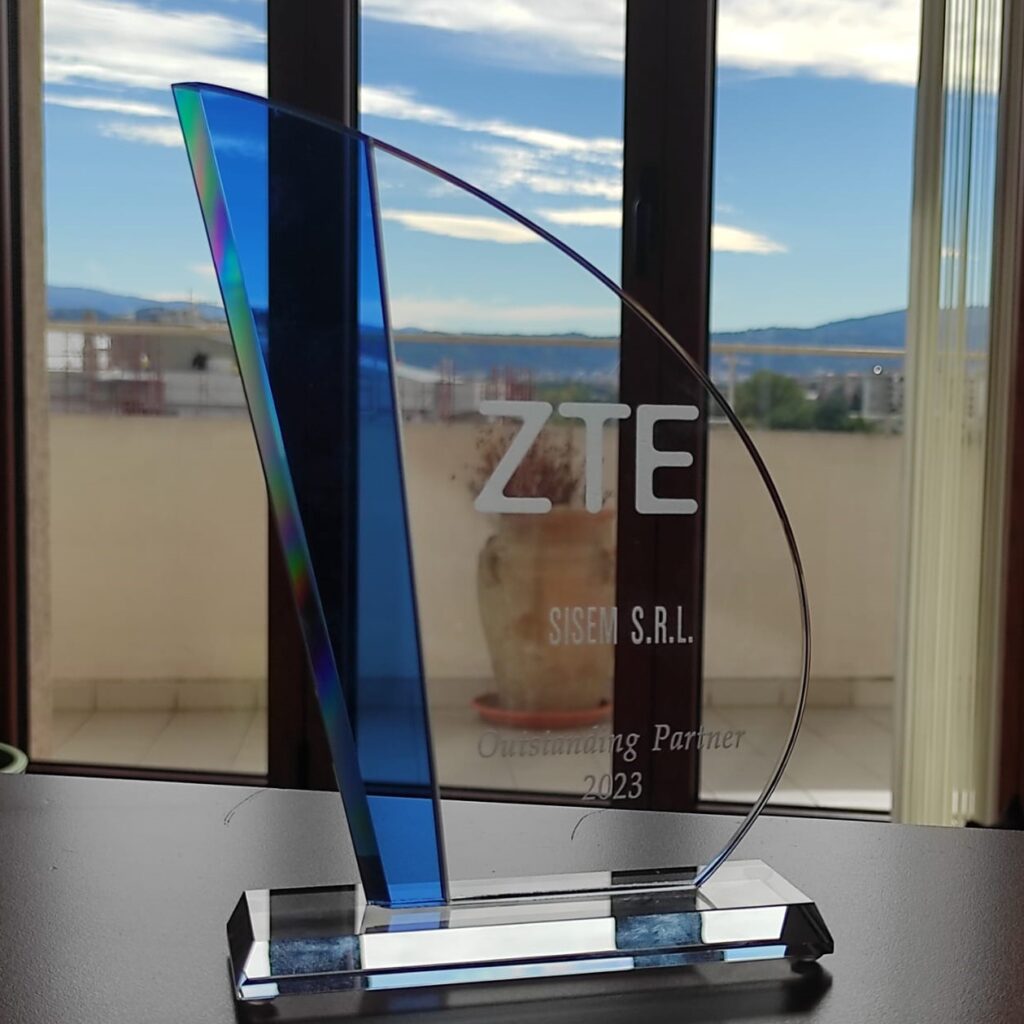 ZTE outstanding partner award 2023 per Sisem